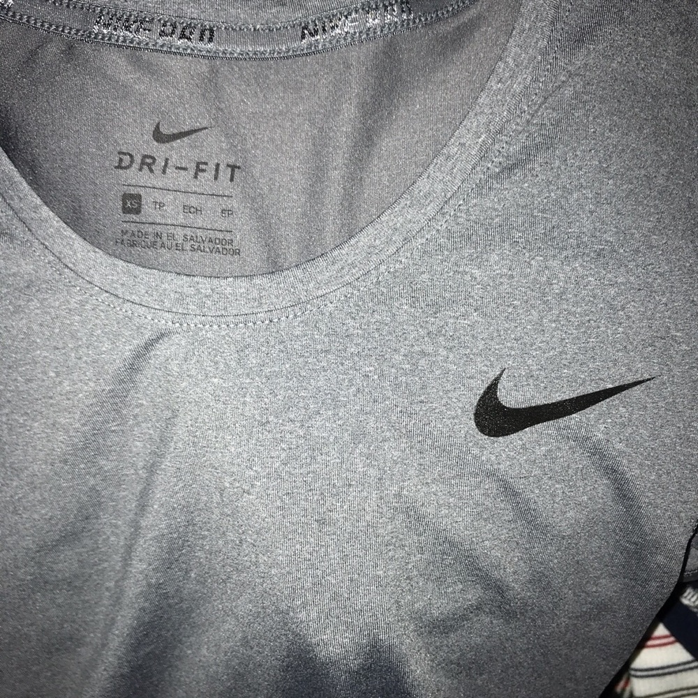 Nike - Picture 4 of 4